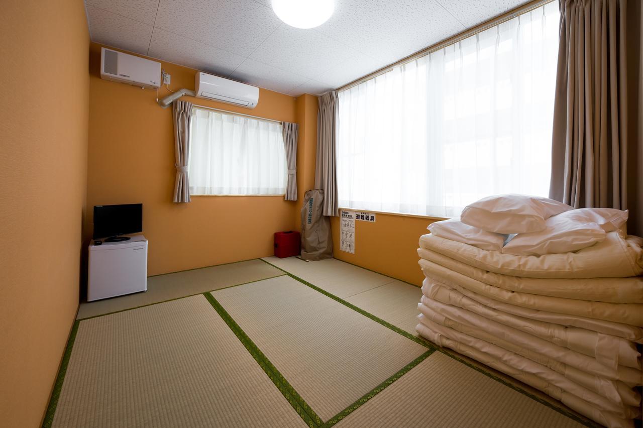 Guest House Yutaka Naha Buitenkant foto